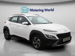White Used 2022 Hyundai Kona SE SUV | £16,600 (Fair price)