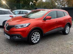 Red Used 2016 Renault Kadjar Dynamique SUV | £4,895 (Fair price)