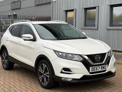 White Used 2017 Nissan Qashqai N-Connecta SUV | £9,500 (Fair price)