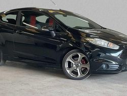 Black Used 2015 Ford Fiesta ST Hatchback | £5,770 (Fair price)
