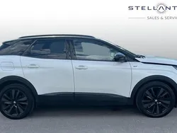 White Used 2022 Peugeot 3008 Premium SUV | £19,249 (Fair price)
