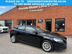Black Used 2018 Volvo V40 Momentum Estate | £9,750 (Fair price)