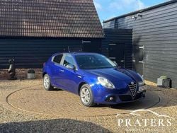 Blue Used 2014 Alfa Romeo Giulietta Distinctive Hatchback | £7,000 (Super price)