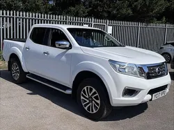 White Used 2017 Nissan Navara N-Connecta Pickup | £14,975 (Fair price)