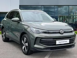 Cipressino green metallic Used 2024 VW Tiguan Match SUV | £31,068 (Fair price)