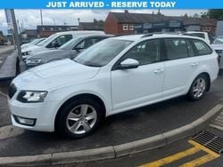 White Used 2015 Skoda Octavia SE Estate | £8,000 (Good price)