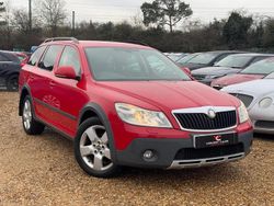 Red Used 2009 Skoda Octavia Estate | £1,379 (Good price)