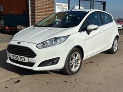 White Used 2016 Ford Fiesta Zetec Hatchback | £9,500 (Expensive)