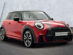 Red Used 2023 Mini Cooper Hatch Hatchback | £22,000 (Fair price)