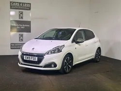 White Used 2019 Peugeot 208 S Hatchback | £9,250 (Fair price)