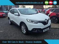White Used 2016 Renault Kadjar Dynamique SUV | £5,378 (Fair price)