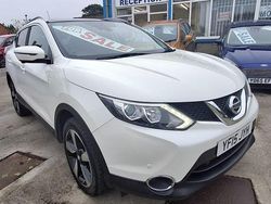 White Used 2015 Nissan Qashqai N-TEC SUV | £7,295 (Fair price)