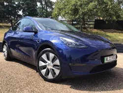 Blue Used 2022 Tesla Model Y Long Range SUV | £18,990