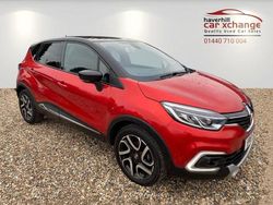 Red/black Used 2018 Renault Captur Dynamique SUV | £10,495 (Fair price)