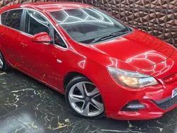Red Used 2015 Vauxhall Astra Edition Hatchback | £5,849 (Fair price)