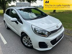 White Used 2015 Kia Rio Hatchback | £4,595 (Fair price)
