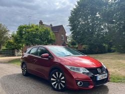 Red Used 2015 Honda Civic SE Plus Estate | £9,650 (Fair price)