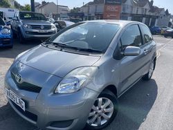 Silver Used 2009 Toyota Yaris Hatchback | £4,950 (Fair price)