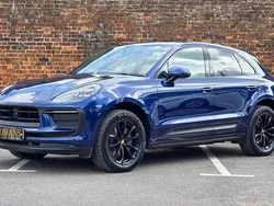 Blue Used 2022 Porsche Macan SUV | £46,995 (Fair price)