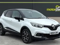 Arctic white/diamond black roof Used 2019 Renault Captur Iconic SUV | £9,000 (Fair price)