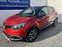 Red/black Used 2017 Renault Captur Signature SUV | £10,995 (A bit pricey)