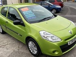 Green Used 2010 Renault Clio II Extreme Hatchback | £2,595 (Fair price)