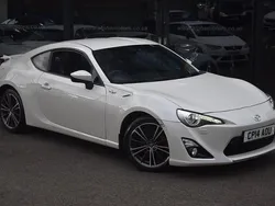 Pearl white Used 2014 Toyota GT86 GT Coupe | £14,990 (Fair price)