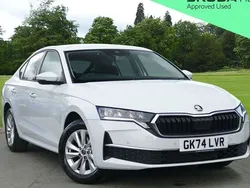 White Used 2024 Skoda Octavia SE Technology Hatchback | £19,595 (Fair price)