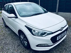 White Used 2015 Hyundai i20 SE Hatchback | £4,650 (A bit pricey)
