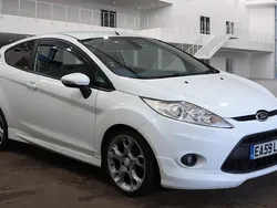 White Used 2009 Ford Fiesta Zetec Hatchback | £2,320 (Fair price)