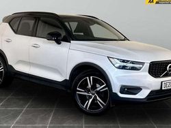 White Used 2020 Volvo XC40 R-Design SUV | £11,995