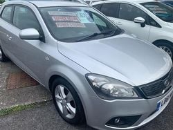 Silver Used 2012 Kia ProCeed 2 Hatchback | £2,995 (Good price)