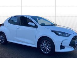 White Used 2023 Toyota Yaris Hybrid Hatchback | £16,659 (Good price)