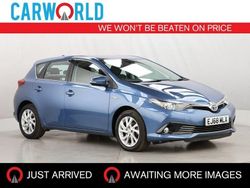 Blue Used 2018 Toyota Auris Hatchback | £10,700 (Fair price)