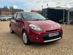 Red Used 2010 Renault Clio II Dynamique Hatchback | £3,495 (Expensive)