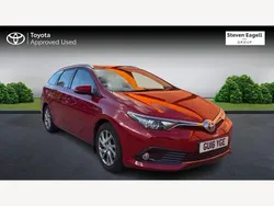 Red Used 2016 Toyota Auris Hybrid Business Edition Estate | £13,995 (Expensive)