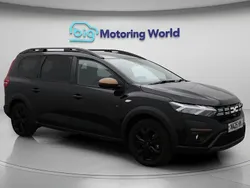 Black Used 2025 Dacia Jogger Extreme MPV | £21,674 (Fair price)