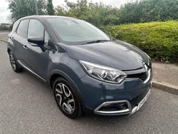 Blue/black Used 2016 Renault Captur Signature SUV | £8,395 (Fair price)