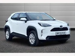 Pure white Used 2022 Toyota Yaris Cross SUV | £19,550 (Good price)