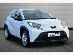 White Used 2022 Toyota Aygo X PURE SUV | £11,750