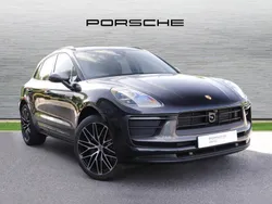 Jet black metallic New 2025 Porsche Macan SUV | £69,319