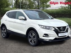 White Used 2020 Nissan Qashqai N-Connecta SUV | £13,375 (Good price)