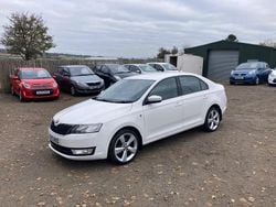 White Used 2013 Skoda Rapid Elegance Hatchback | £2,295 (Fair price)