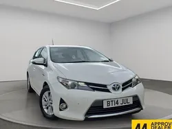 Used 2014 Toyota Auris Hybrid | £9,750 (Fair price)