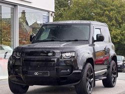Black Used 2023 Land Rover Defender HSE SUV | £56,990 (Super price)