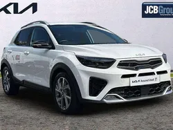 White Used 2022 Kia Stonic 4 SUV | £15,995 (Fair price)