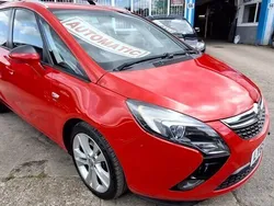 Red Used 2016 Vauxhall Zafira SRi MPV | £8,000