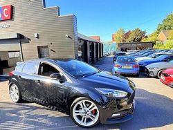 Black Used 2015 Ford Focus ST Hatchback | £9,491 (Fair price)