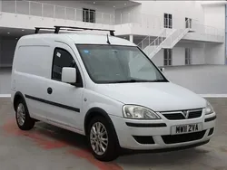 White Used 2011 Vauxhall Combo MPV | £2,795 (Fair price)
