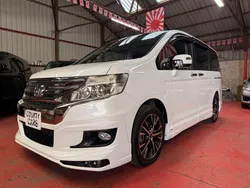 White Used 2013 Honda Stepwgn MPV | £12,995